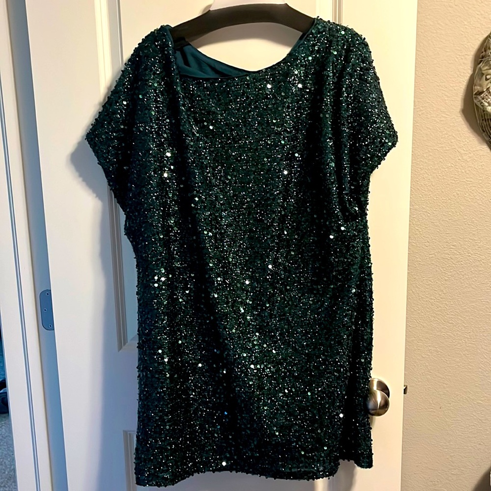 Green, sequin Vine & Love shift dress